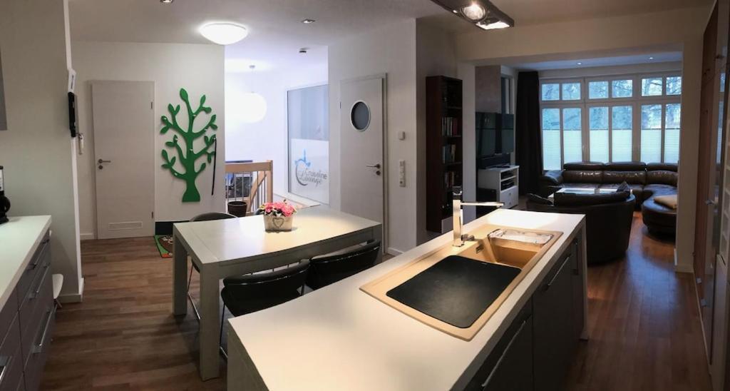 Exclusive Fewo In Warnemuende, 150M To The Beach, 2 Bathrooms, 2 Bedrooms, Sauna, Wifi And Much More. Rostock Dış mekan fotoğraf