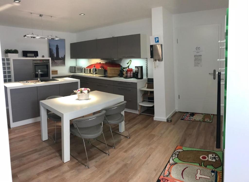 Exclusive Fewo In Warnemuende, 150M To The Beach, 2 Bathrooms, 2 Bedrooms, Sauna, Wifi And Much More. Rostock Dış mekan fotoğraf